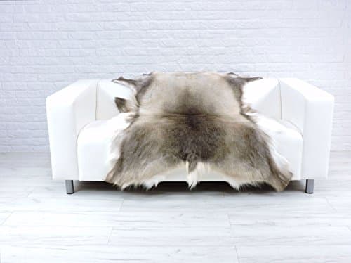 MASSIVE REINDEER HIDE RUG RH.298