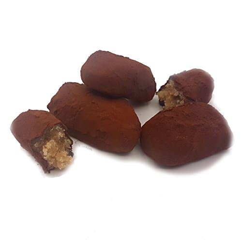 Directly from Sicilian ancient pastry-shop, typical almond paste pastries with rum in an elegant gift box (500gr). Rarezze: almond cakes, pastries, cakes, cookies from Sicily's ancient pastry shop.