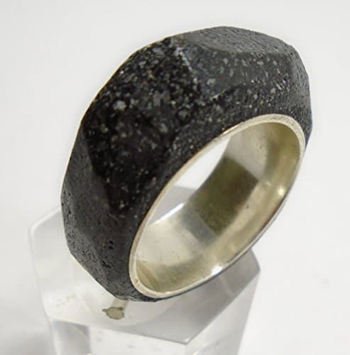 Silver ring with black stone reconstituted and facets, with personalized text