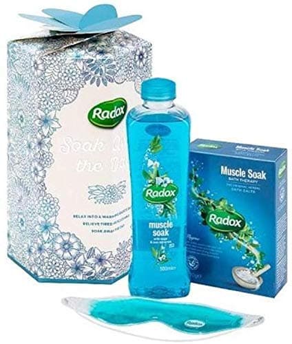 Radox Muscle Soak Relaxing bath Gift Set including Herbal Bath Salts, Cooling Eyemask and Soothing Bubble bath