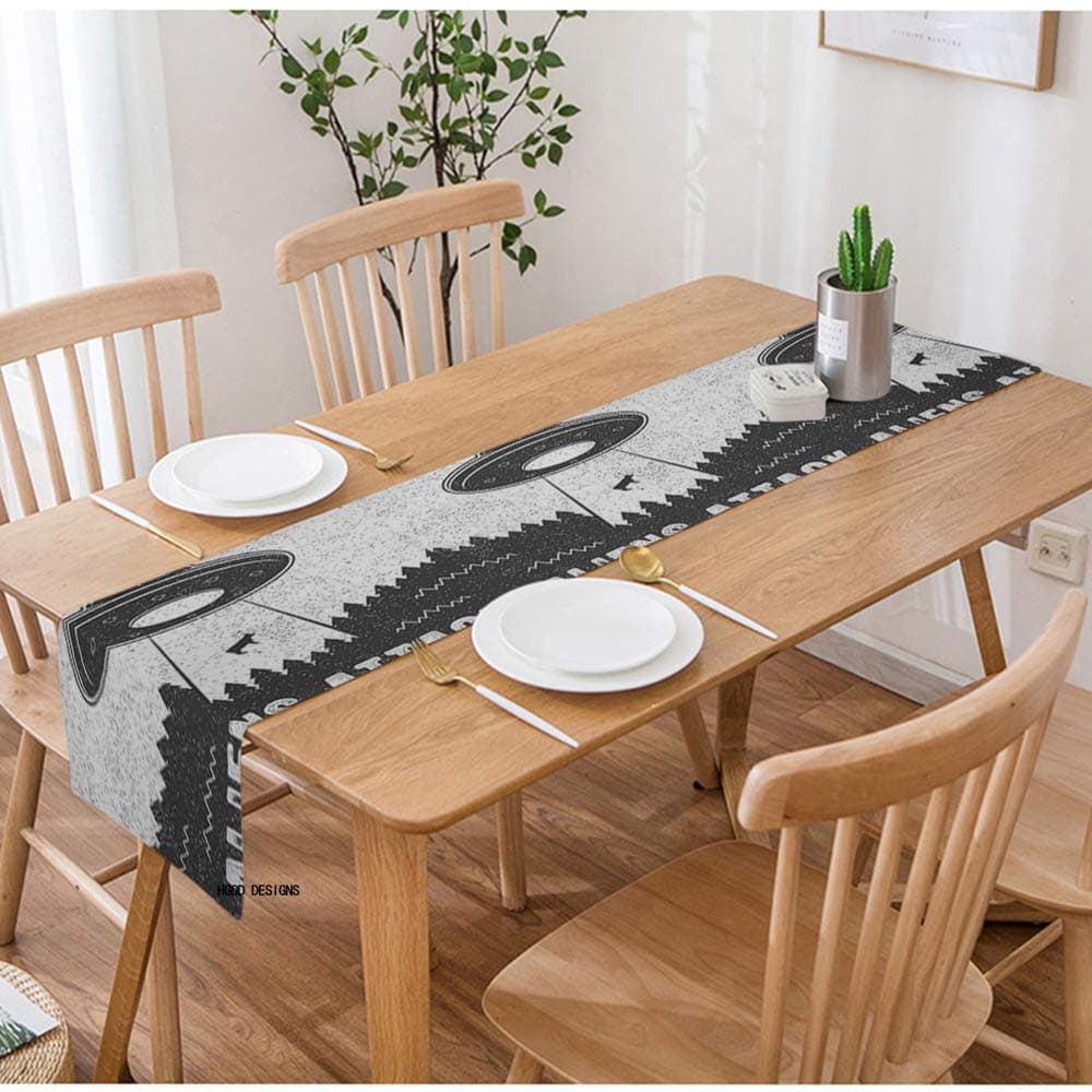 HGOD DESIGNS Ufo Table Runner,Vintage Aliens Attack With Spaceship And Ufo Light Ray To Earth Cotton Linen Table Runner Home Decor For Kitchen Dinner Tea Table Cloth Placemat 14"X72"