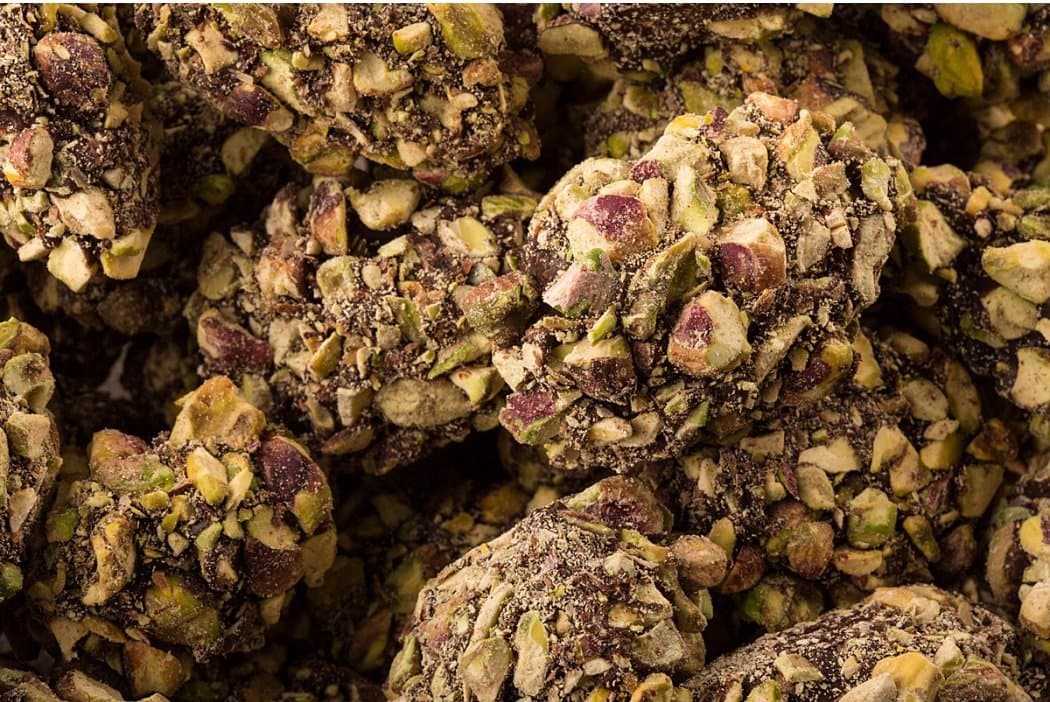 Medjool Dates- Dark Chocolate Coated with Pistachio (900g)