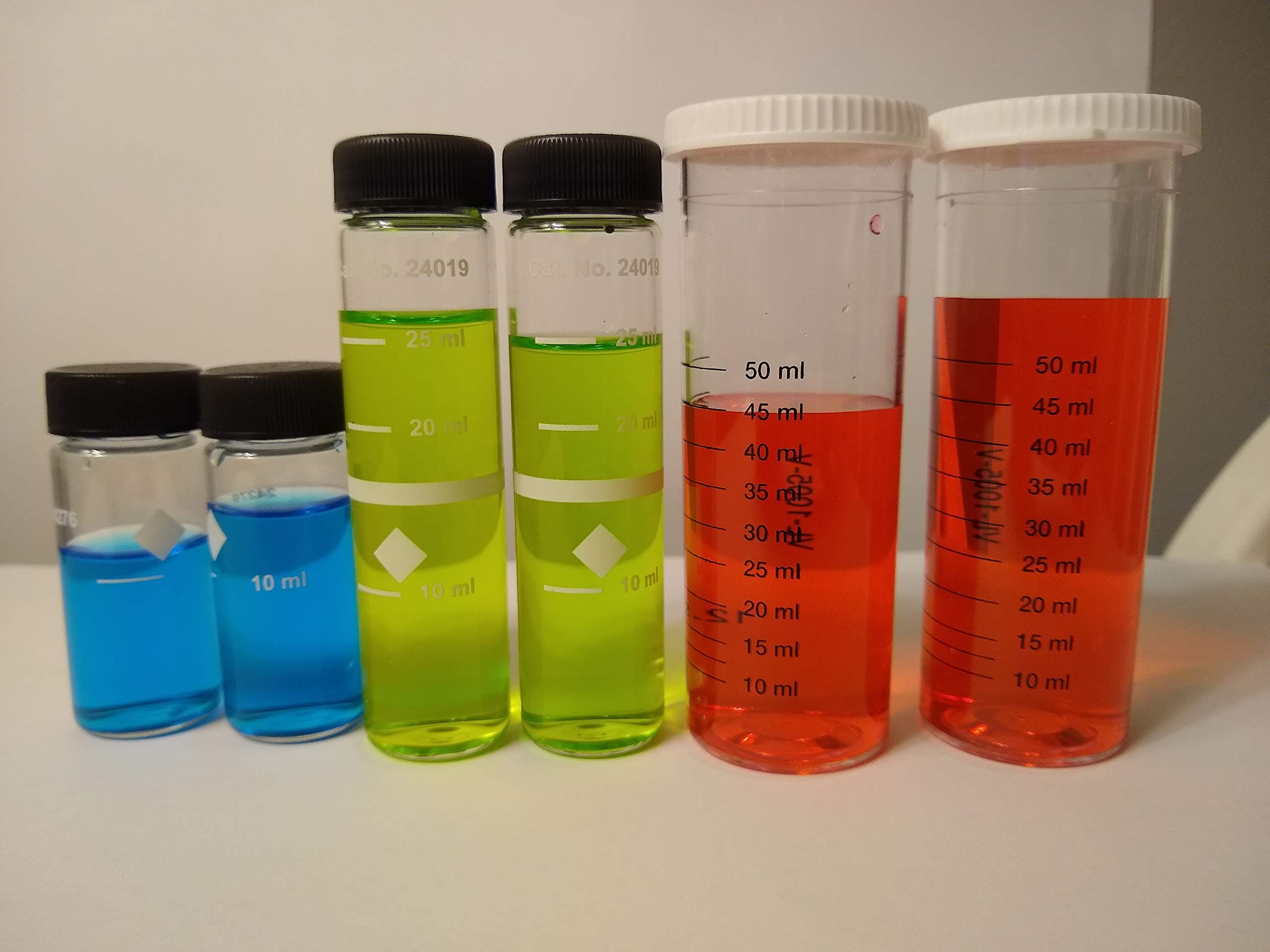 Hatch Sample Cell Kit. Includes 2 Each of The Following : 10 ml Glass Vial Part 24276, 25ml Glass Vial Part 24019, and 2 Plastic 50ml vials with 10 ml Marks.