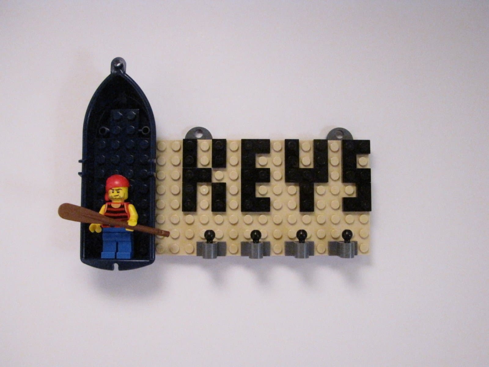Key Organizer Built w/LEGO Bricks Pirate Themed Beach House (Blue boat)