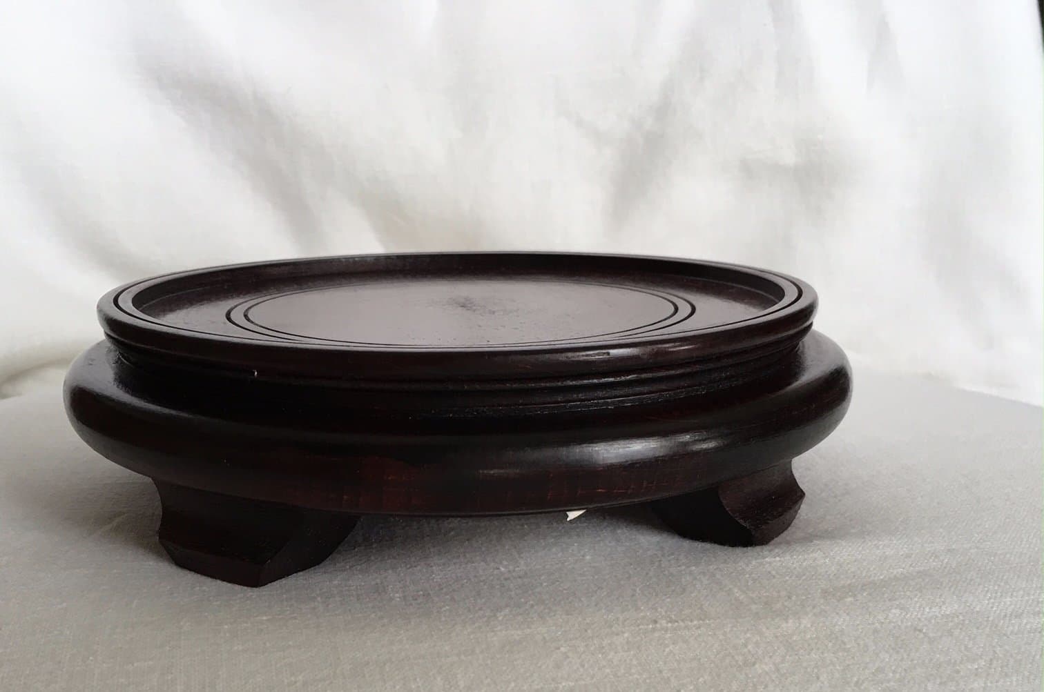 Asian Round Simple Wooden Stand 4.75"