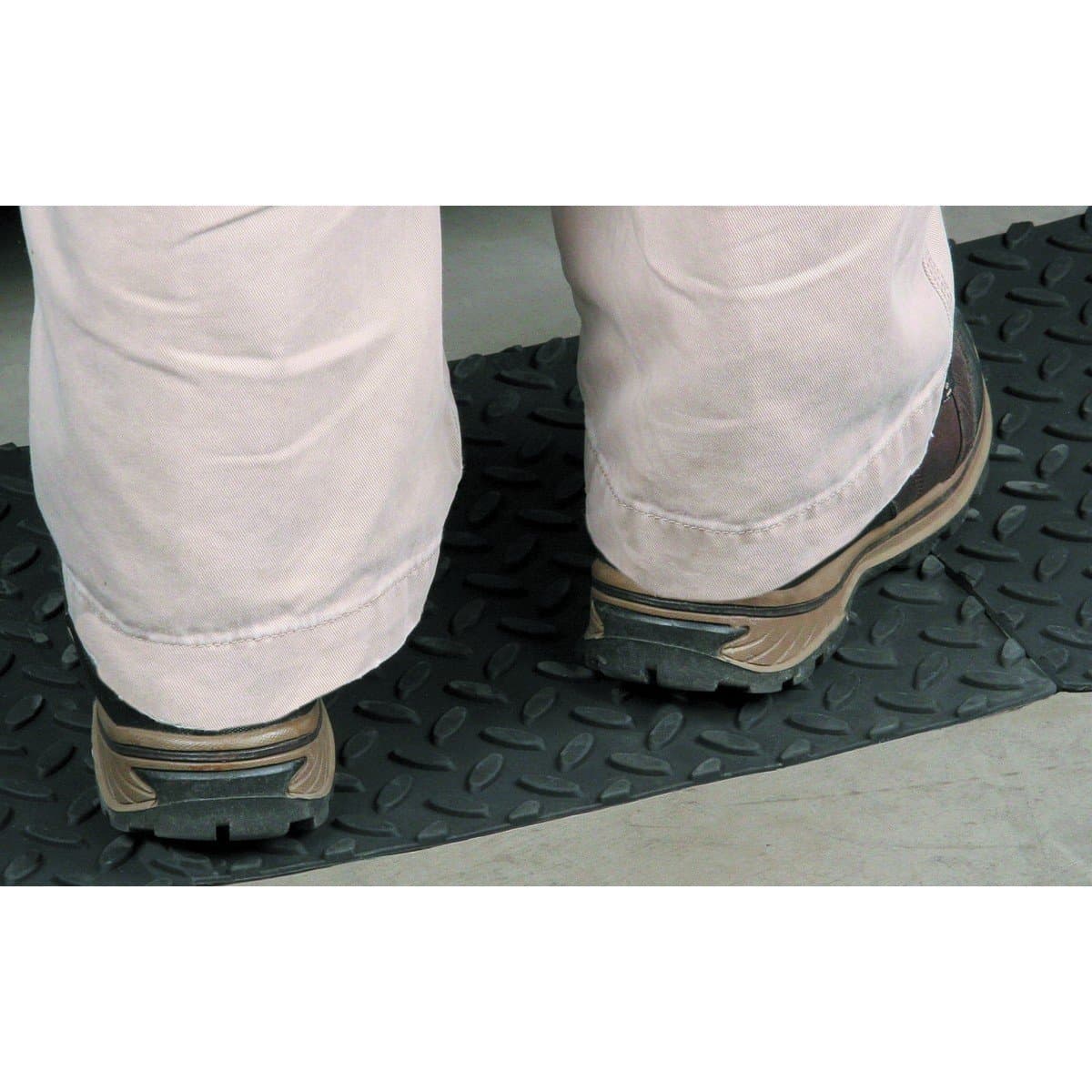 988582 12" X 12" Self-Adhesive Rubber Safety Step Mat Non-Slip with 1/4" Thick Raised Diamond Shaped Portion