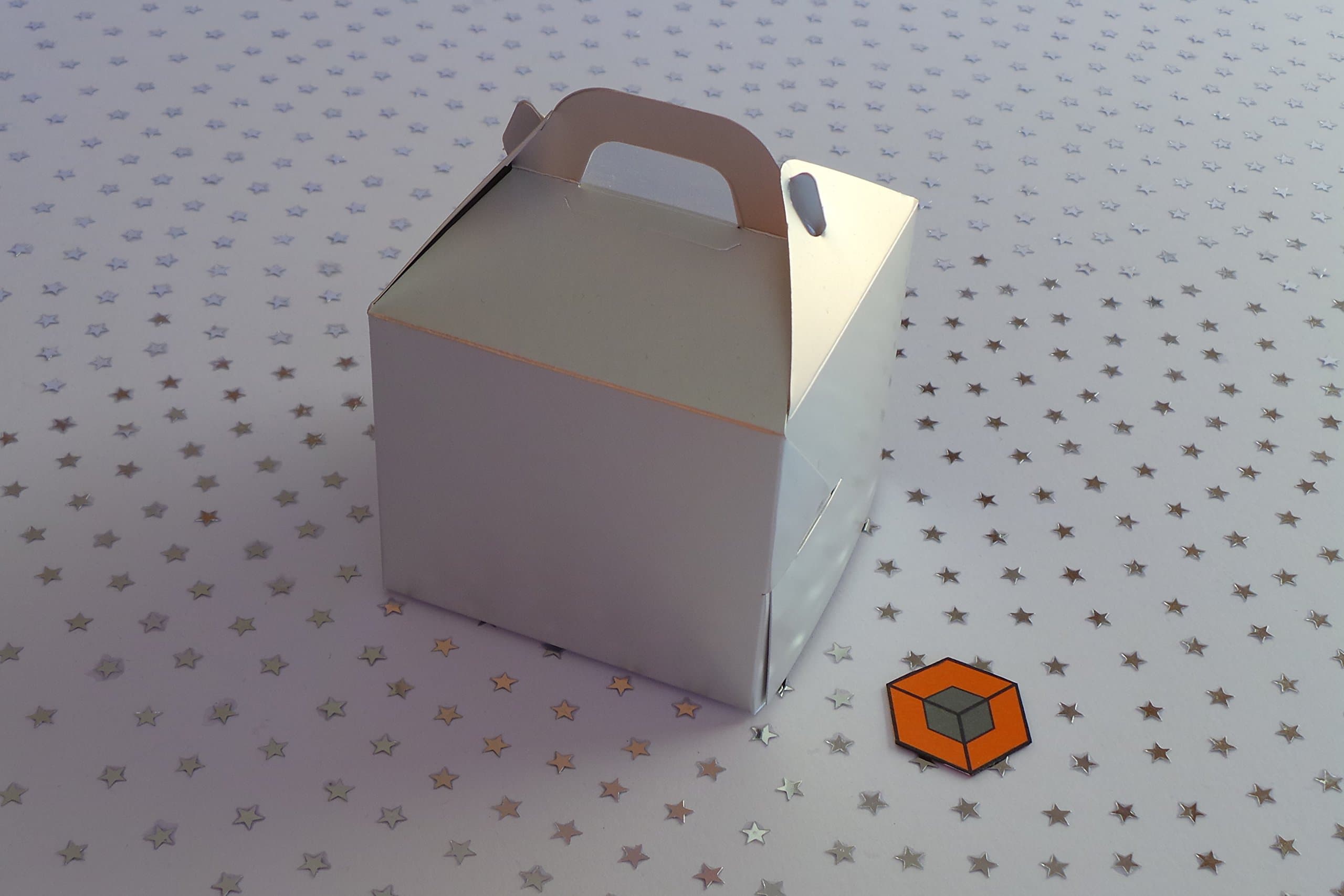 20 x Single Satin SILVER cupcake boxes cake boxes 80x80x80mm inc inserts/holder