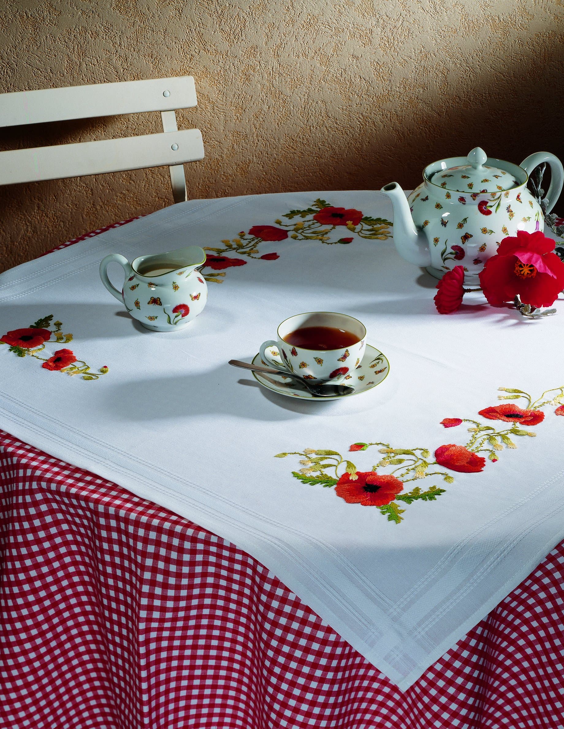 Royal Paris Coquelicots Cross Stitch Kit