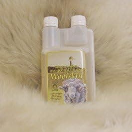 Woolskin Premium Woolwash 500ml - Perfect Sheepskin & Wool Detergent Liquid - Excellent Low-Temperature Detergent
