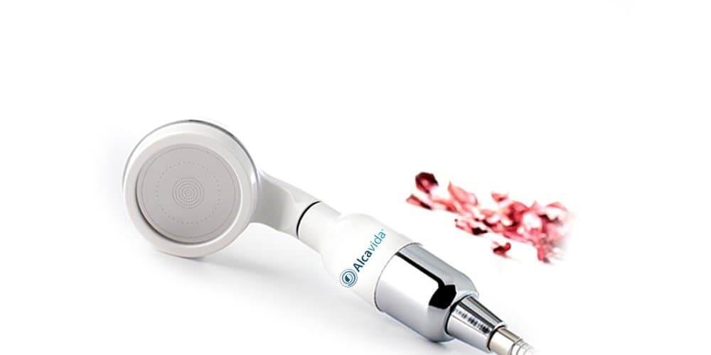Shower Filter terapeutico alcavida | Casts Negative Ions that help us to neutralise Free Radicals of the skin and removes chlorine, Lime, Heavy Metals and Pollutants from Water.