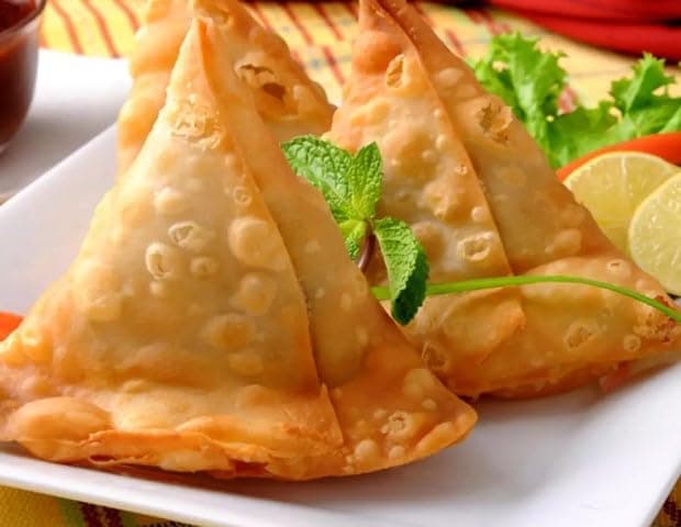 Indian Punjabi Crispy Samosa Vegetarian Half Cooked Samosa 100% Fresh Home Made Snacks In Pcs For Friend & Family For All Occasions Tasty And Twisty Treat Sold By Kidzbuzz (25)