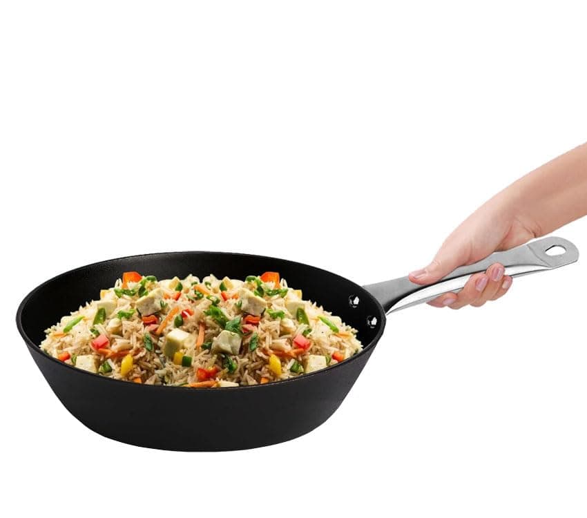 amicus Pre-Seasoned Iron Frying Pan for Cooking, Deepfry, Stirfry, Fish Omlette Egg Frypan, Gas Stove & Induction Friendly, Naturally Nonstick, 25 Cm, 2 Litre, 1.28 kg