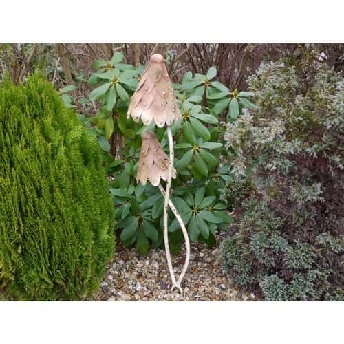 GARDEN METAL MUSHROOM TWISTED