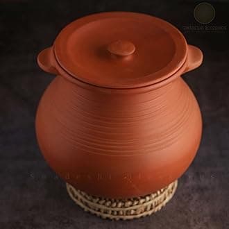 Swadeshi Blessings HandMade Exclusive Range Unglazed Clay HotCase/Earthen Pot for Cooking & Serving with Lid(Natural Firing Shade & Mirror Shine) + Free Palm Leaf Stand (2 Liters)
