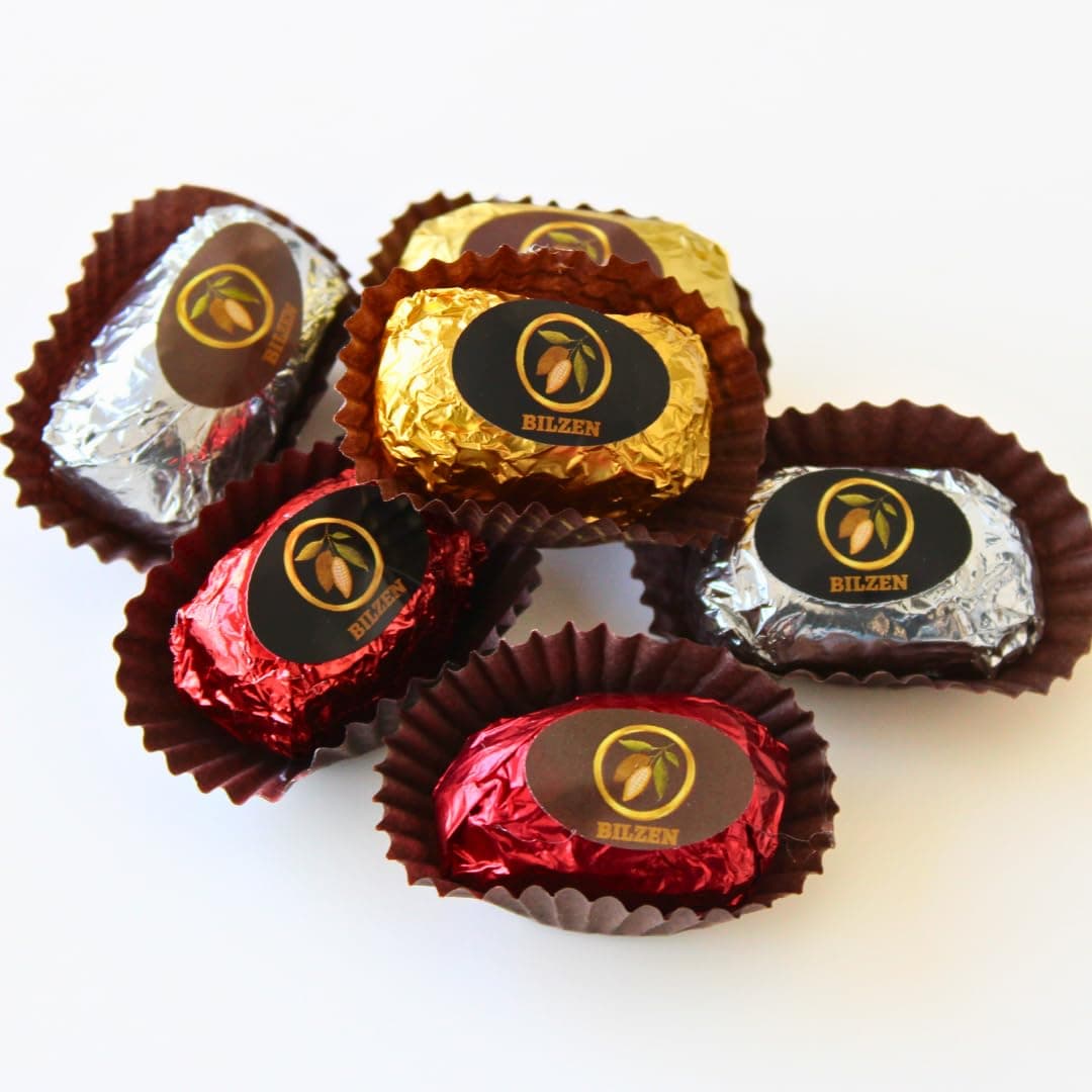 BILZEN Gourmet White Chocolates With Dates And Roasted Hazelnuts Gift Box |No Preservative I No Added Sugar | Healthy Snacks | 10 Piece, Pack of 1