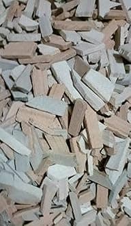 Brighty 1 Kg Mix Tukda Crumbles White Black And Red Billards Chalk Box (108 Sticks)