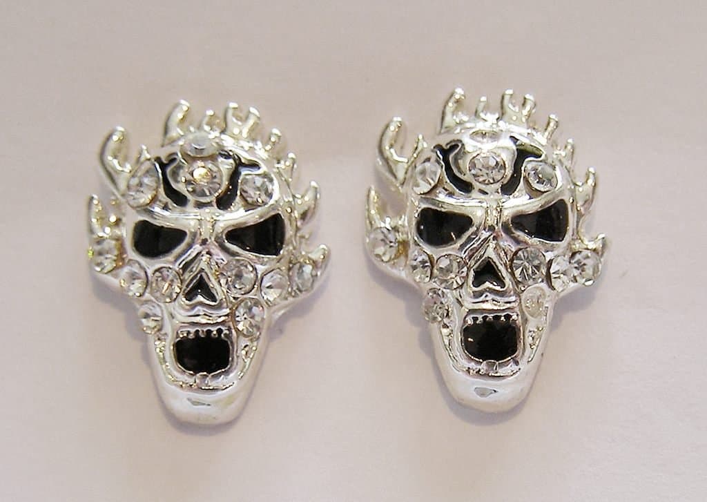 Flame Skull Stud Halloween Earrings Gothic Punk Bling Style 1.5cm