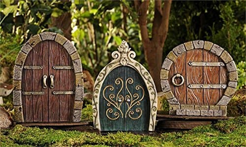 Tree Doors- Gnome, Fairy, Hobbit doors for outdoor decorating! So cute!