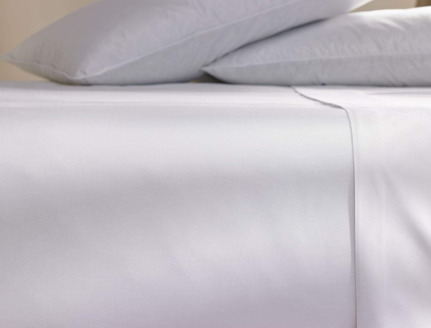 MarriottSignature Flat Sheet - Soft, Breathable 300 Thread Count Cotton Blend Flat Sheet - King