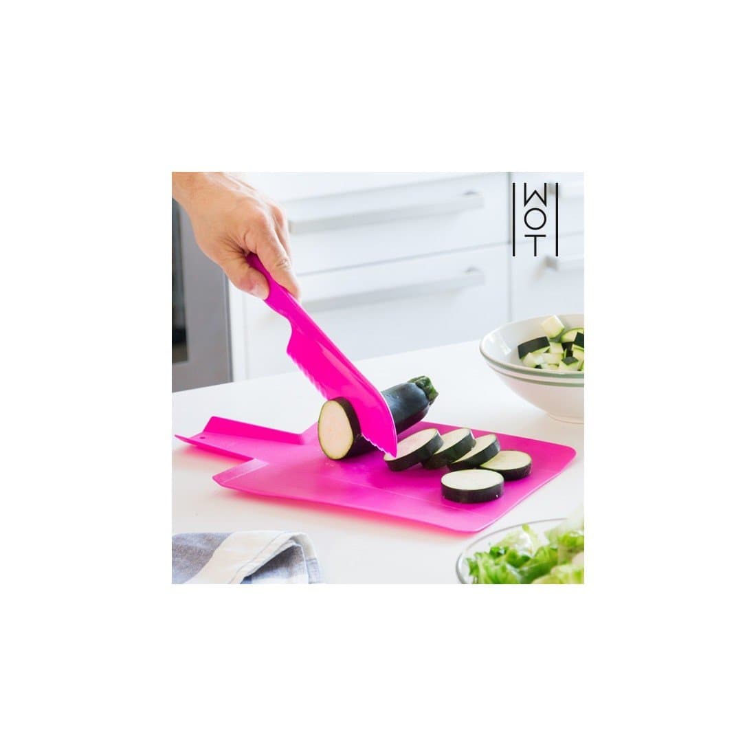 Wagon Trend Flexible Chopping Board with Knife