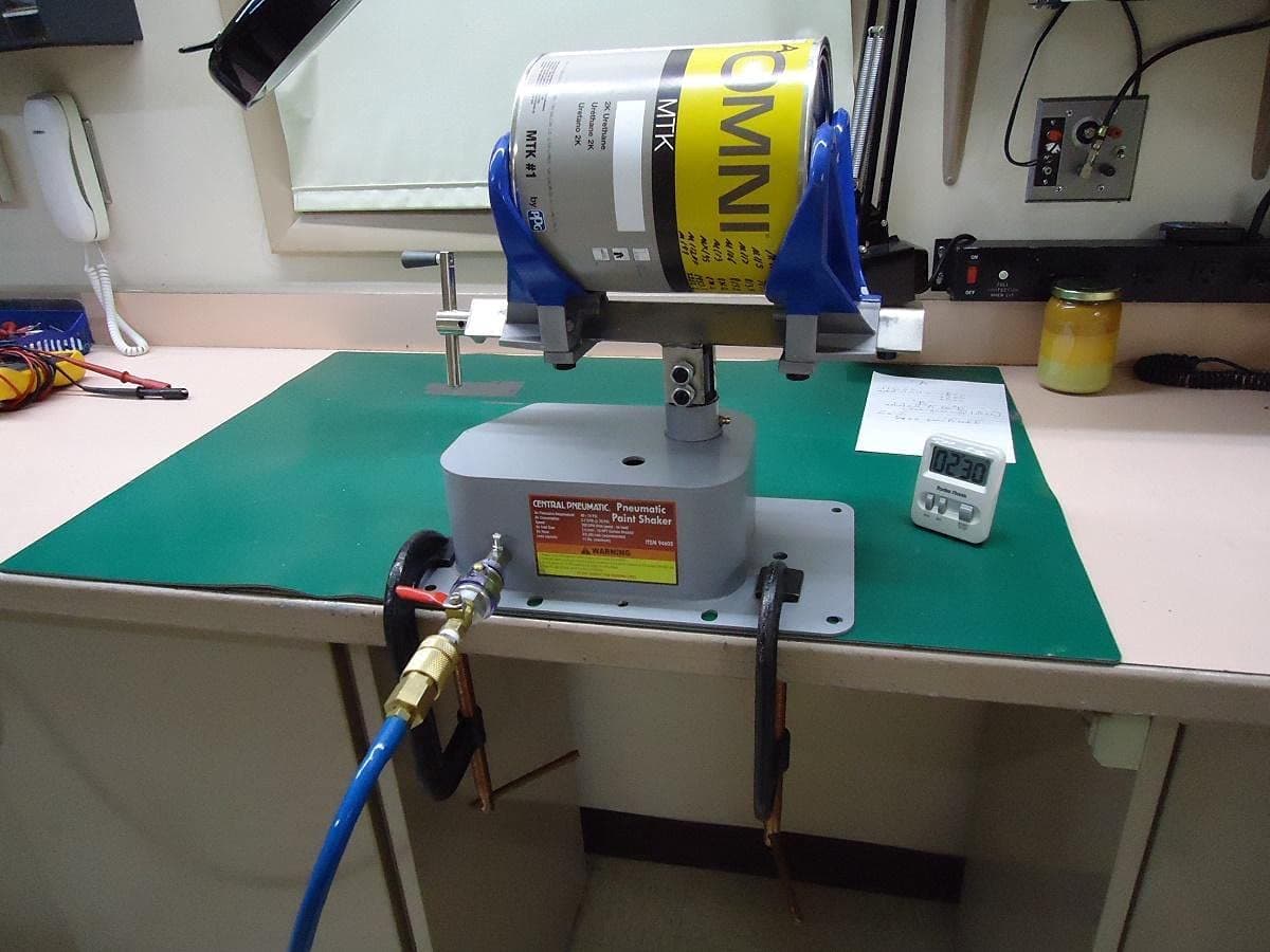 Central PneumaticPneumatic Paint Shaker 94605 by Central Pneumatic