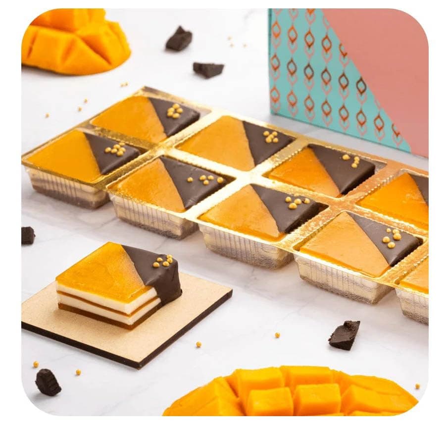 THE SWEET BLEND Mango Bites | Aam Papad Infused with Chocolate | Assorted sweets | Indian Sweets Gift Pack | Delicious Fusion Flavors |Fusion Indian Mithai |250 g (10 Pcs) | Ideal Gift for Diwali