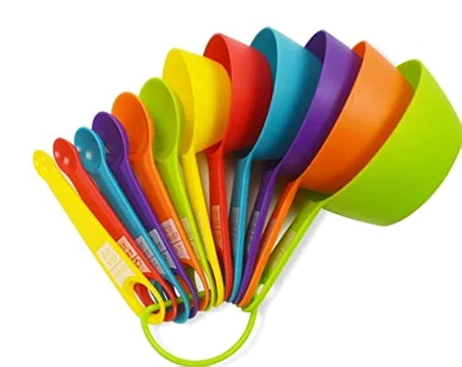 12 Piece Plastic Measuring Cups and Measuring Spoons Set, Suitable for Measuring Dry and Liquid Ingredients, Stackable measuring spoons and cups for Kitchen.