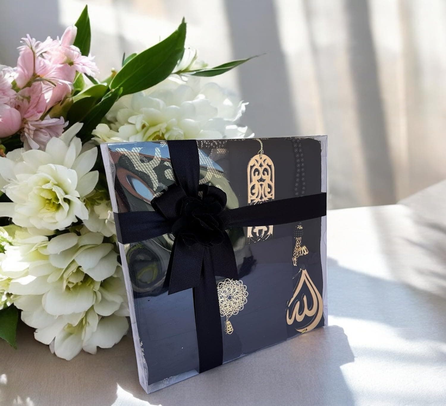 SAIKA Muslim Prayer Rug, 7 in One Gift Set, Prayer Mat Surah Book, Tasbeeh, Scarf, Surah Case, Bookmark, Car Mirror Hanger, Prayer Beads,Islamic Gift for Umrah, Hajj, Wedding, Janamaz (Black)