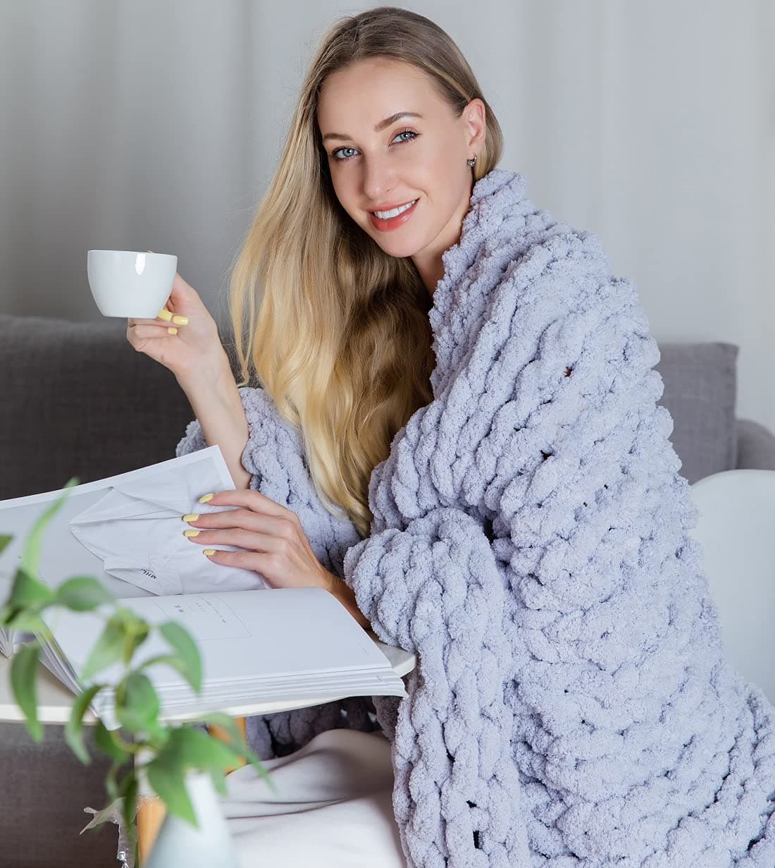 Chunky Knit Luxury Throw Blanket Large Cable Knitted Premium Soft Cozy Chenille Bulky Blankets for Cuddling up in Bed, on The Couch or Sofa Gray 59"×59"