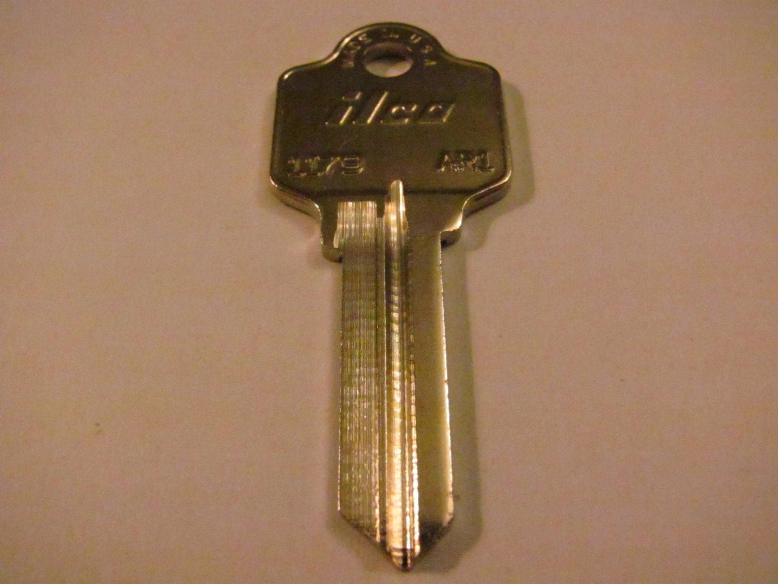 Arrow -"Ilco" Nickel Plated"Single Sided" (5 Pin) Key Blank - (AR1 / 1179)