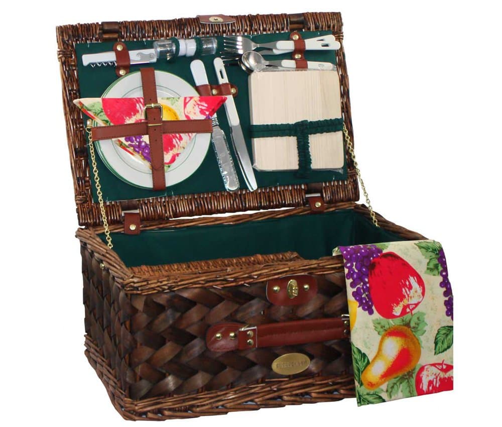 Classic Country Picnic Basket in Hunter Green Lining