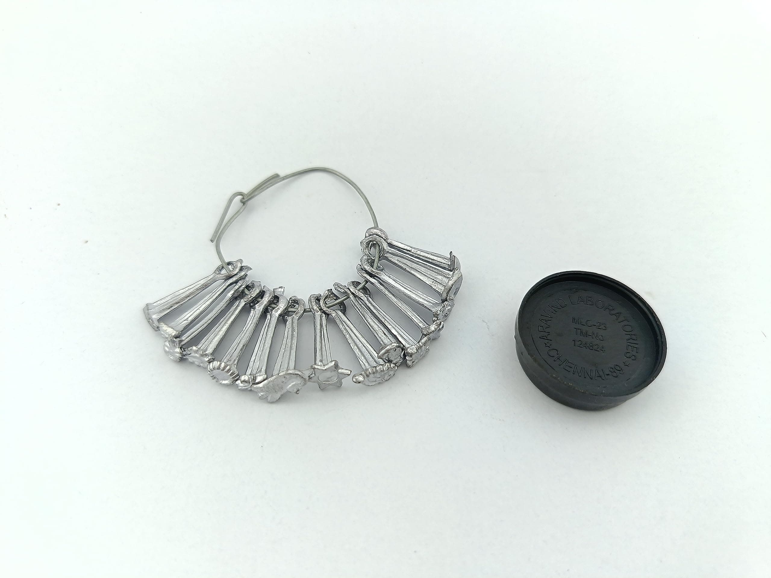 Pottu Achu, bindi moulding punch for Baby Makeup mfn (Bindi Mould - Baby Seratta - Pottu Atchu |16 Variants)