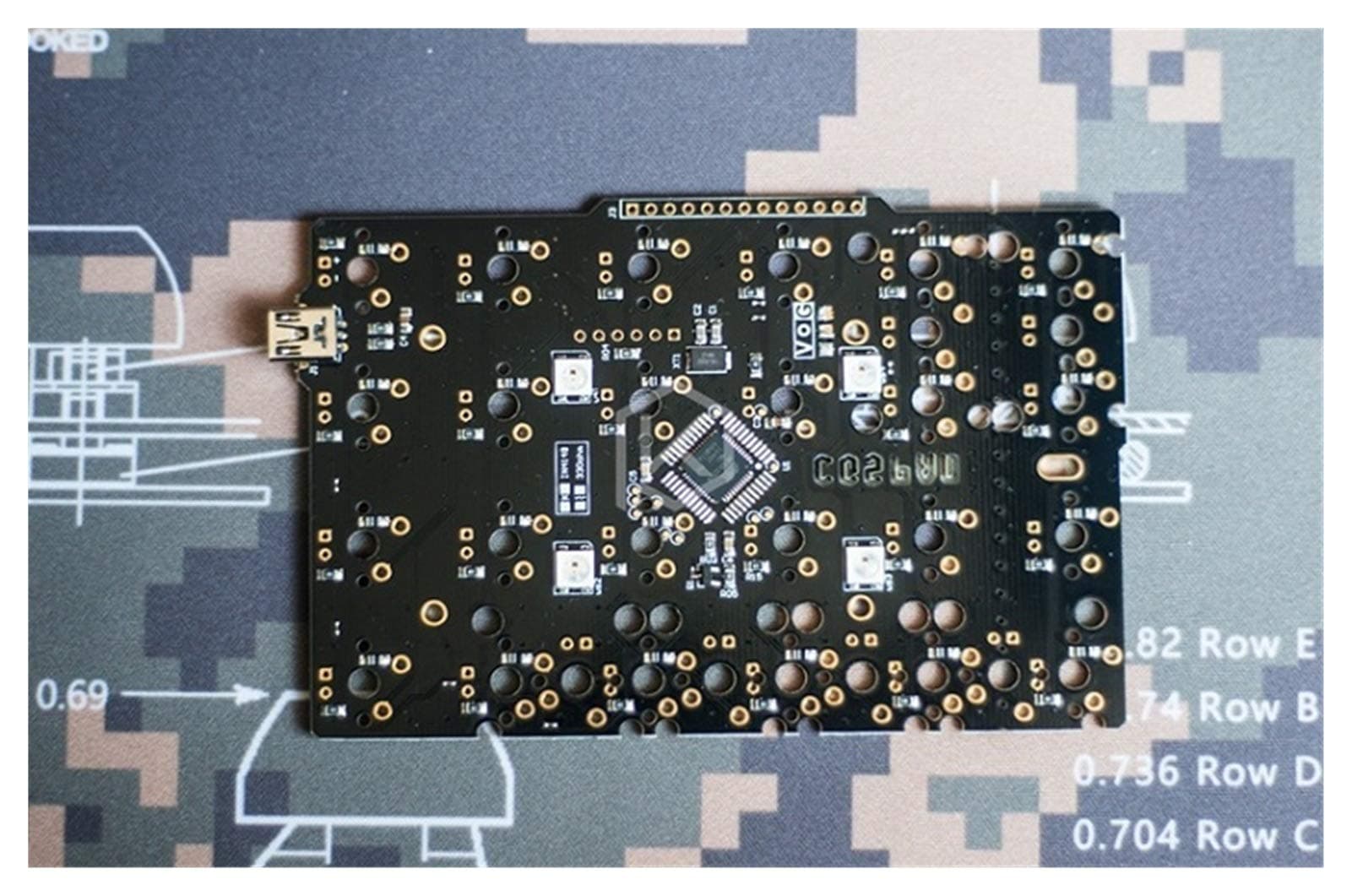 Keyboard Accessories لوحة المفاتيح الميكانيكية KIT T-P 24 يدعم مفتاح T-K-G-Tools U-N-D-E-R-G-L-O-W R-G-B P-C-B 20٪ البرمجة