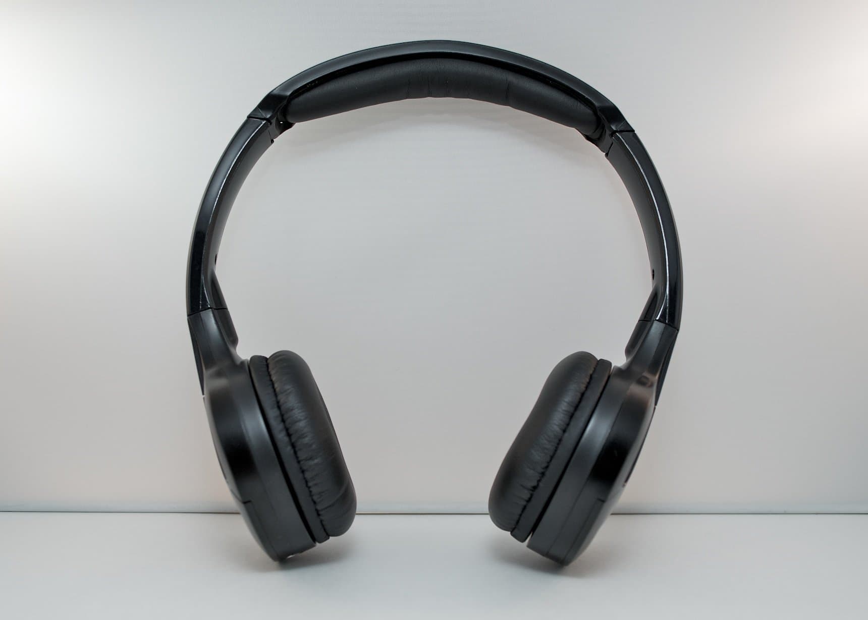 Wireless DVD Headphones Kids Headset Ford Explorer (Black)