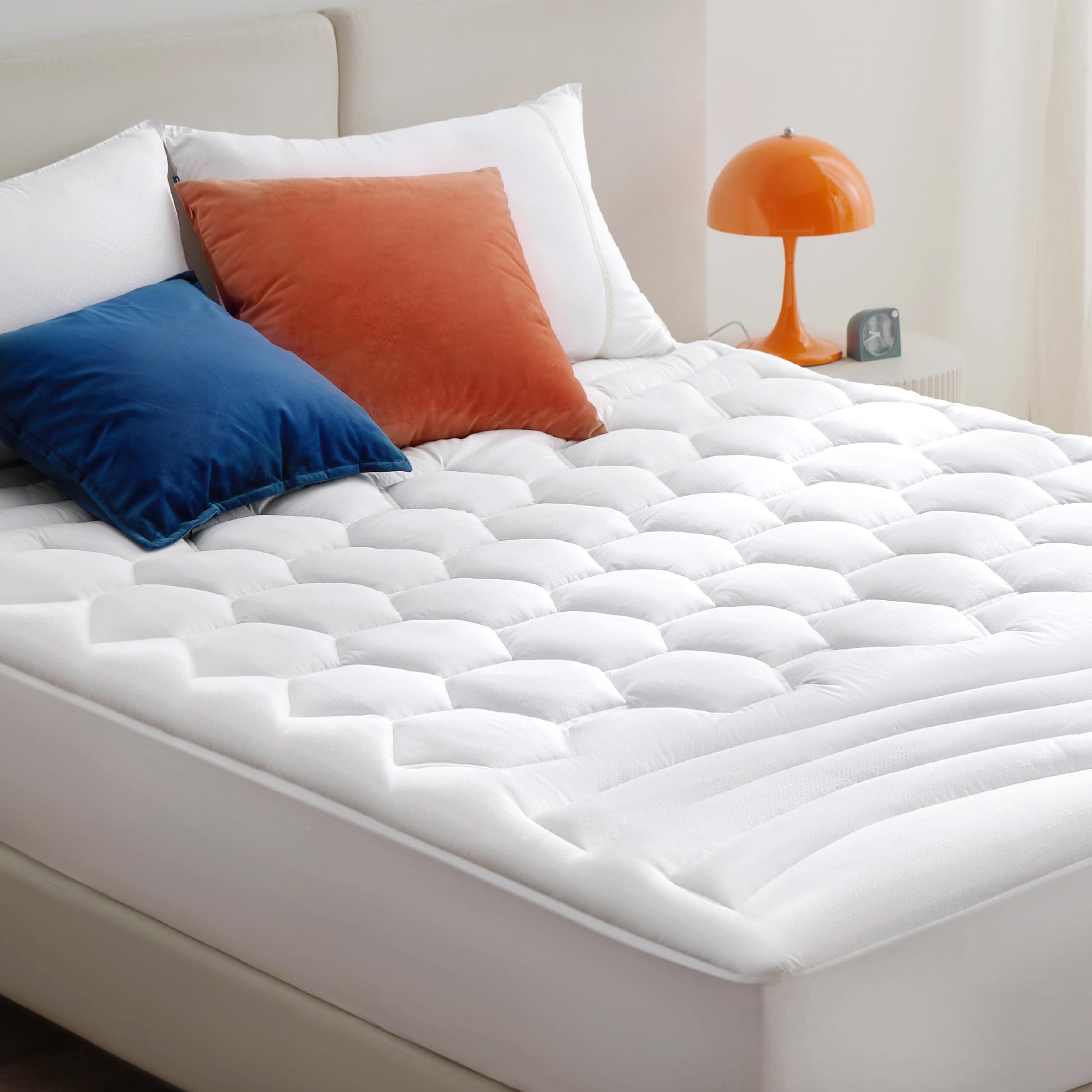 Full Size Mattress Pad - Quilted Fitted Mattress Topper Protector with 8-21 Inches Deep Pocket, Noiseless Breathable Bed Cover Padded, Machine Washable, White, 54x75 Inches