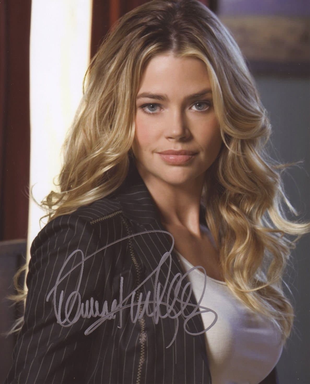 Denise Richards Autograph Signed 8 x 10 Photo