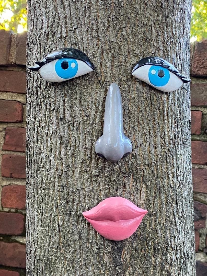 Tree Faces Decor Outdoor, Tree Face, Tree Hugger, Fairy Garden Accessories, Backyard Outdoor Decor, Yard Art, Whimsical Garden Decor, Lawn Decorations Gardening Gift, 4 Piece Set (Eyes, Nose, Lips).