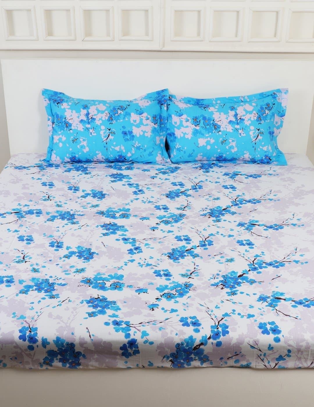 Raymond Home Camphor 144 TC Cotton Double Bedsheet with 2 Pillow Covers - Blue