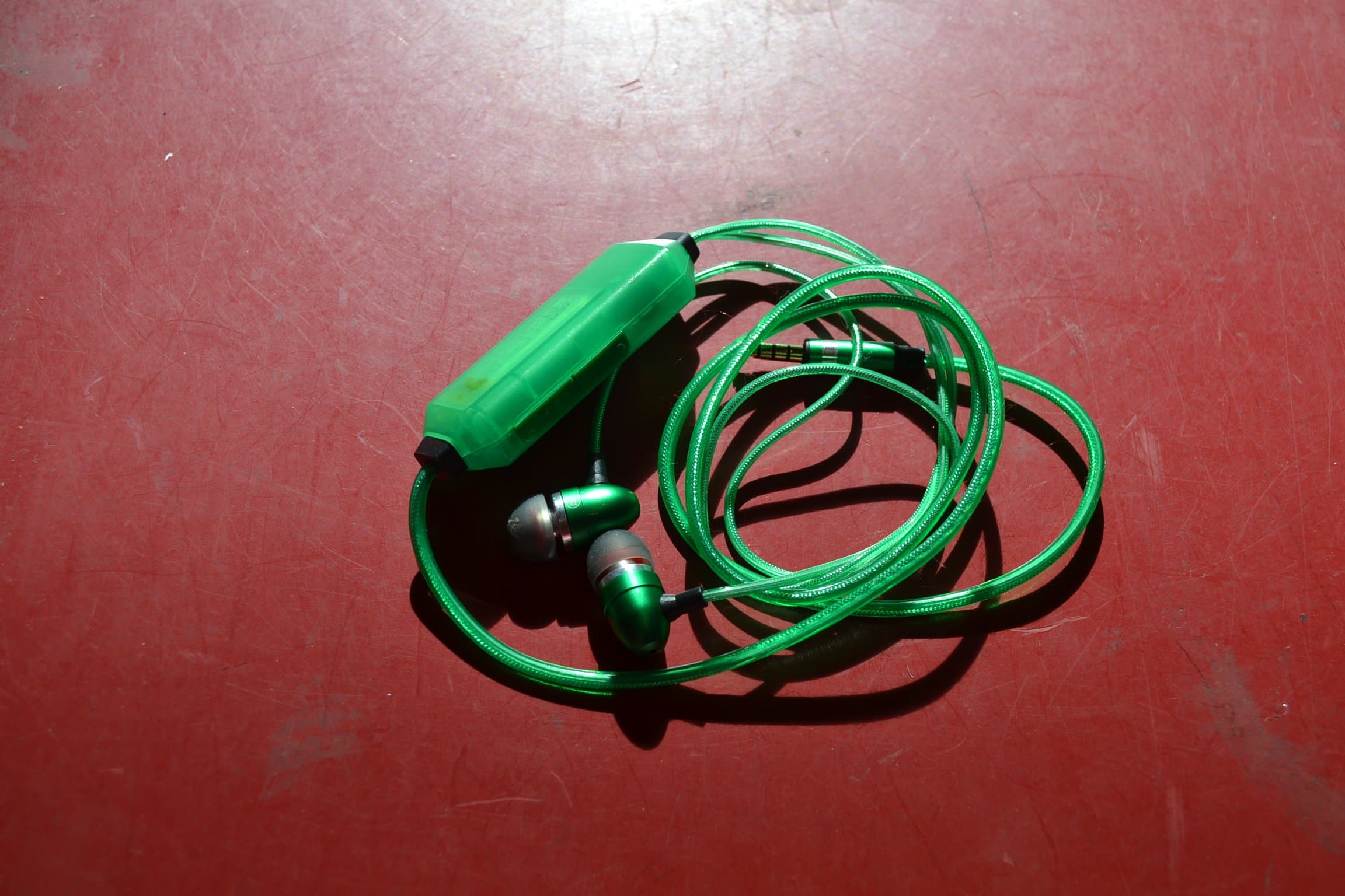 iGlo Pulse: Light Up Headphones Green