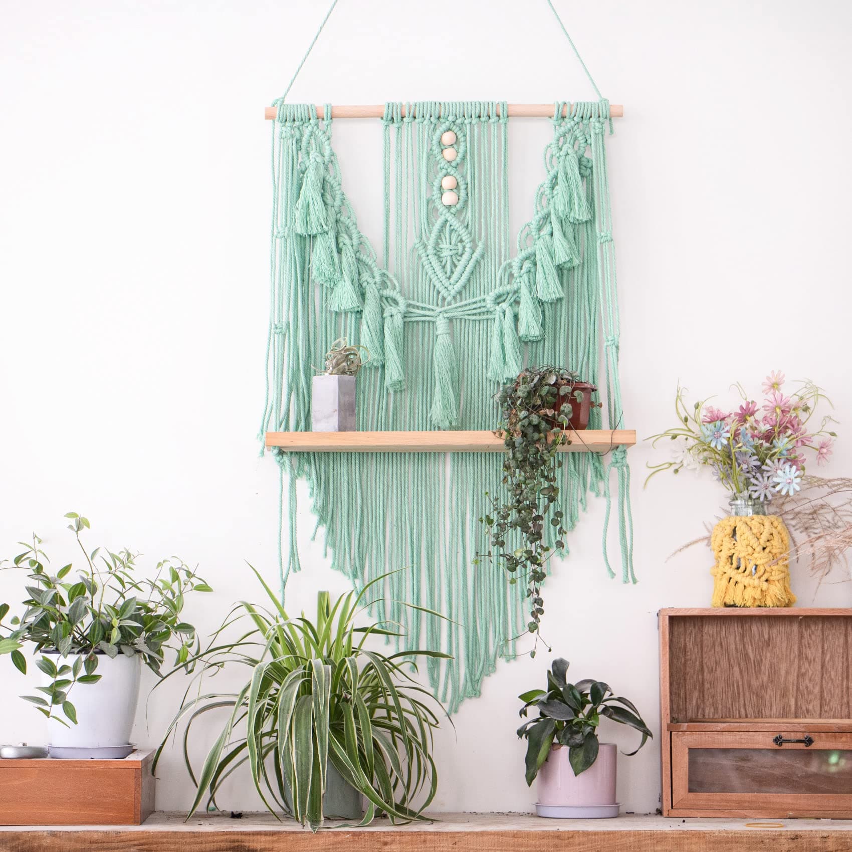 TENEWEE Boho Macrame Shelf Bohemian Wall Hanging Decor Large Wood Plant Floating Hanging Wall Decor (Green)