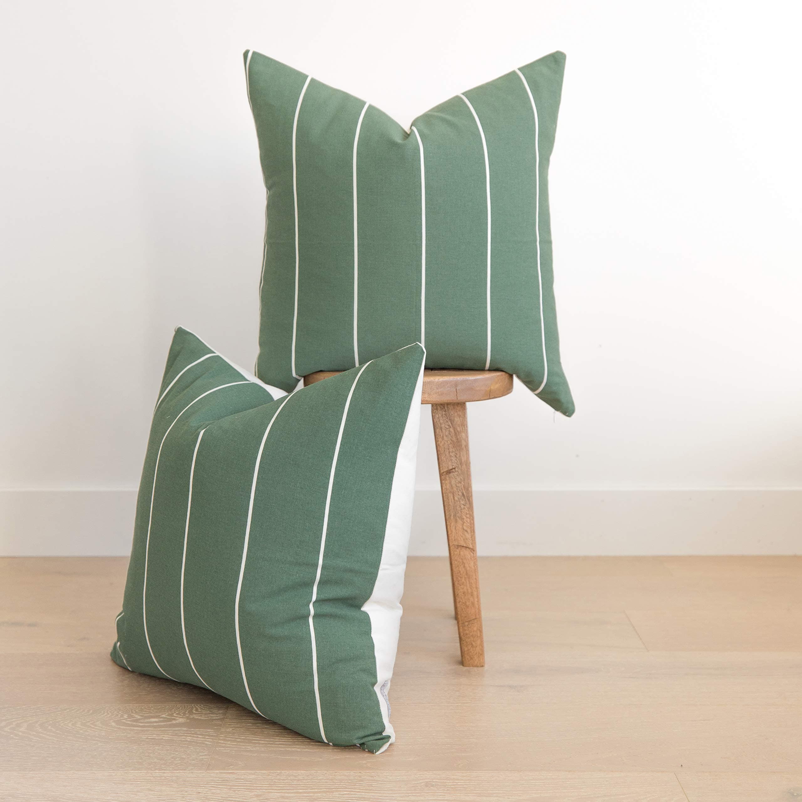 Woven Nook - Modern & Luxurious 22" x 22" Decorative Boho Throw Pillow Covers - Durable Quality & Machine Washable - Kennedy Design - Green and White - 2 Pack