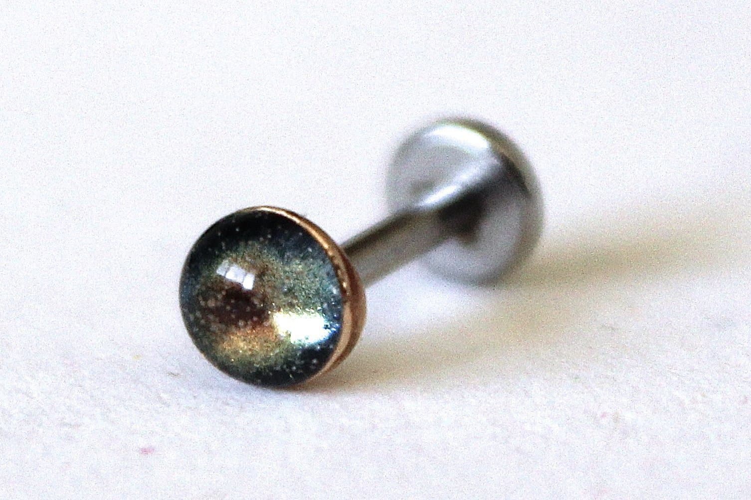 18g or 16g: Pearlescent Amber Grey Internally Threaded Labret Stud Earring; 1.5mm, 2mm, 2.5mm, 3mm, 4mm, 5mm Gem Sizes; 5/32" (4mm), 1/4" (6mm), 5/16" (8mm), 3/8" (10mm), 15/32" (12mm) Lengths