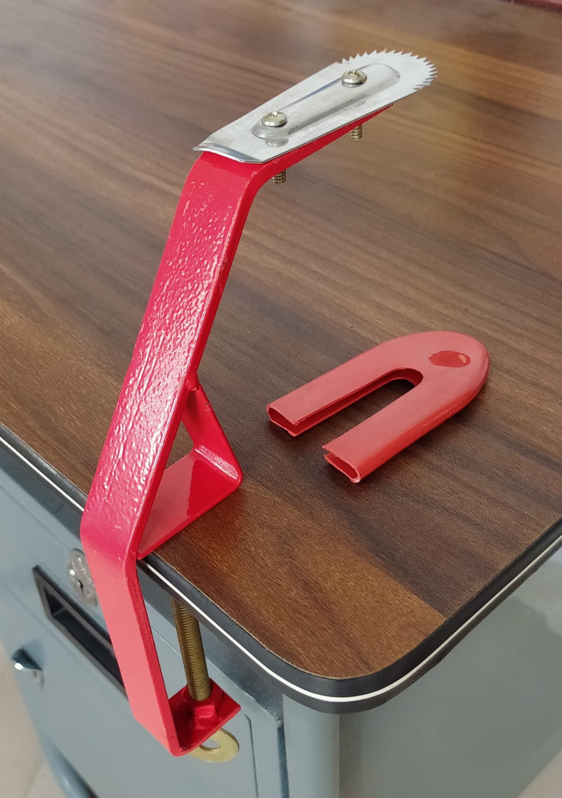 Coconut Scraper/Grater/Chirava - 1 Piece (Powder cotted - Red)