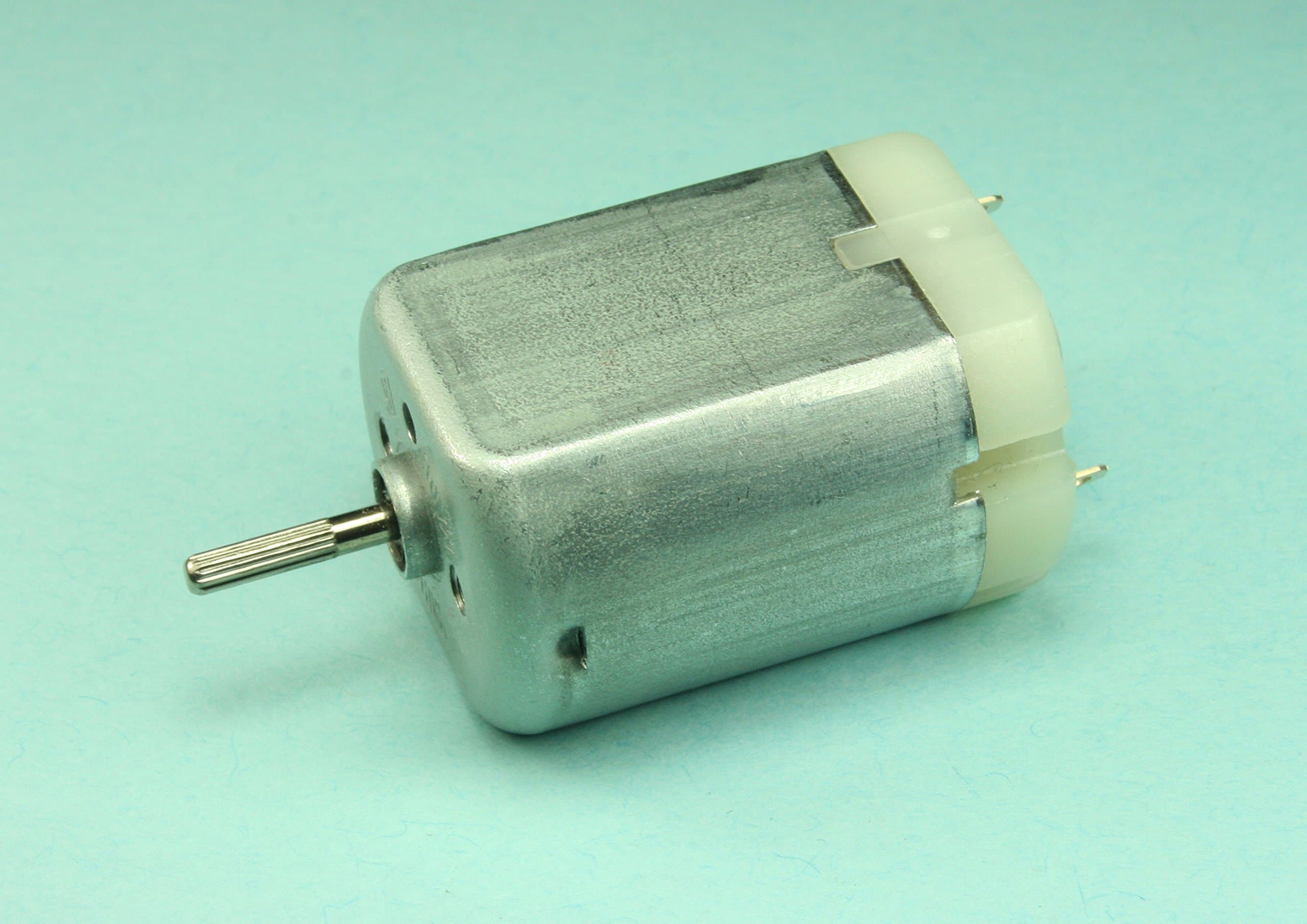 (TP #6) Mabuchi FK-280 Model Train Motor 10 to 15 VDC, Size: 30mm X 24mm X 18mm