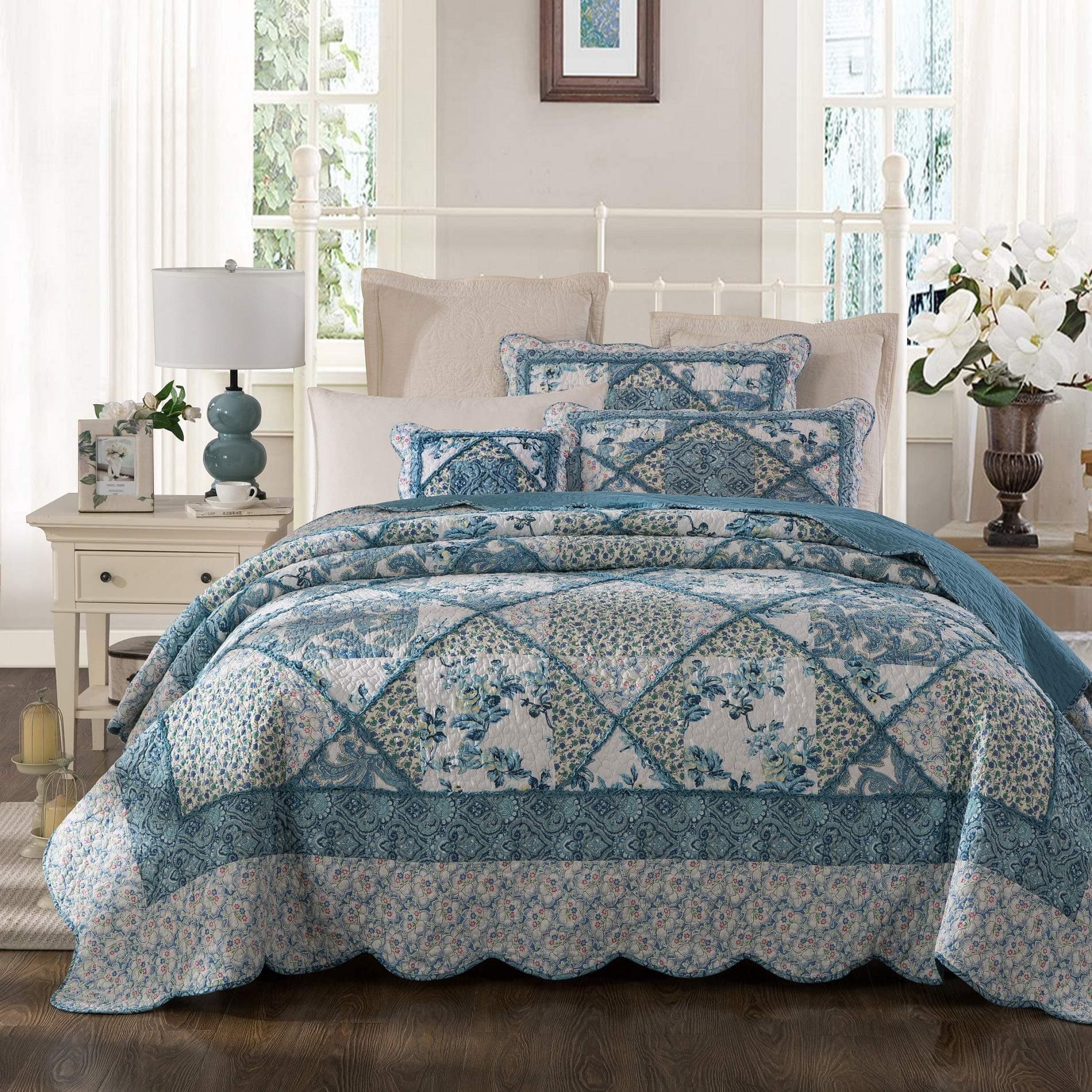 Tache 3 Piece Petal Dance Cotton Floral Patchwork Blue Quilt Bedspread Set, Queen