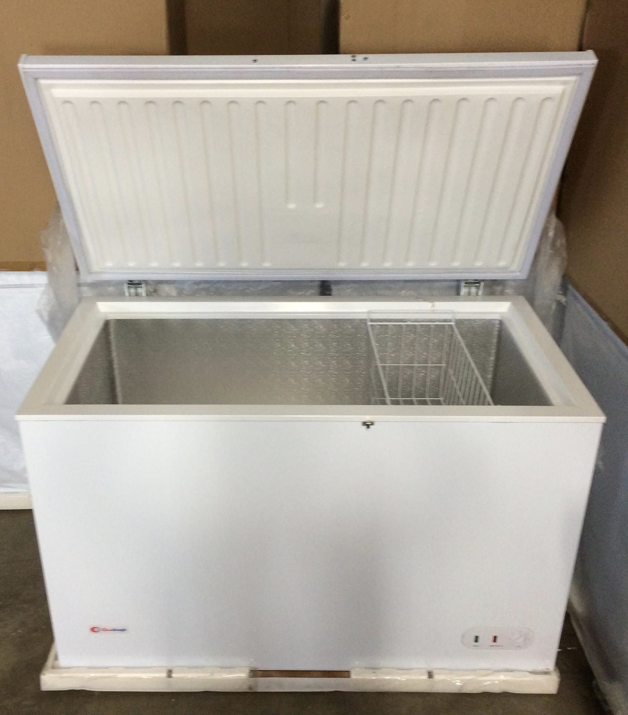 GenKraft Commercial Chest Freezer - Solid Top (Door) 12.7 Cu.Ft. - For use in the Stores & food service industry such as restaurants, bars, food catering, etc.