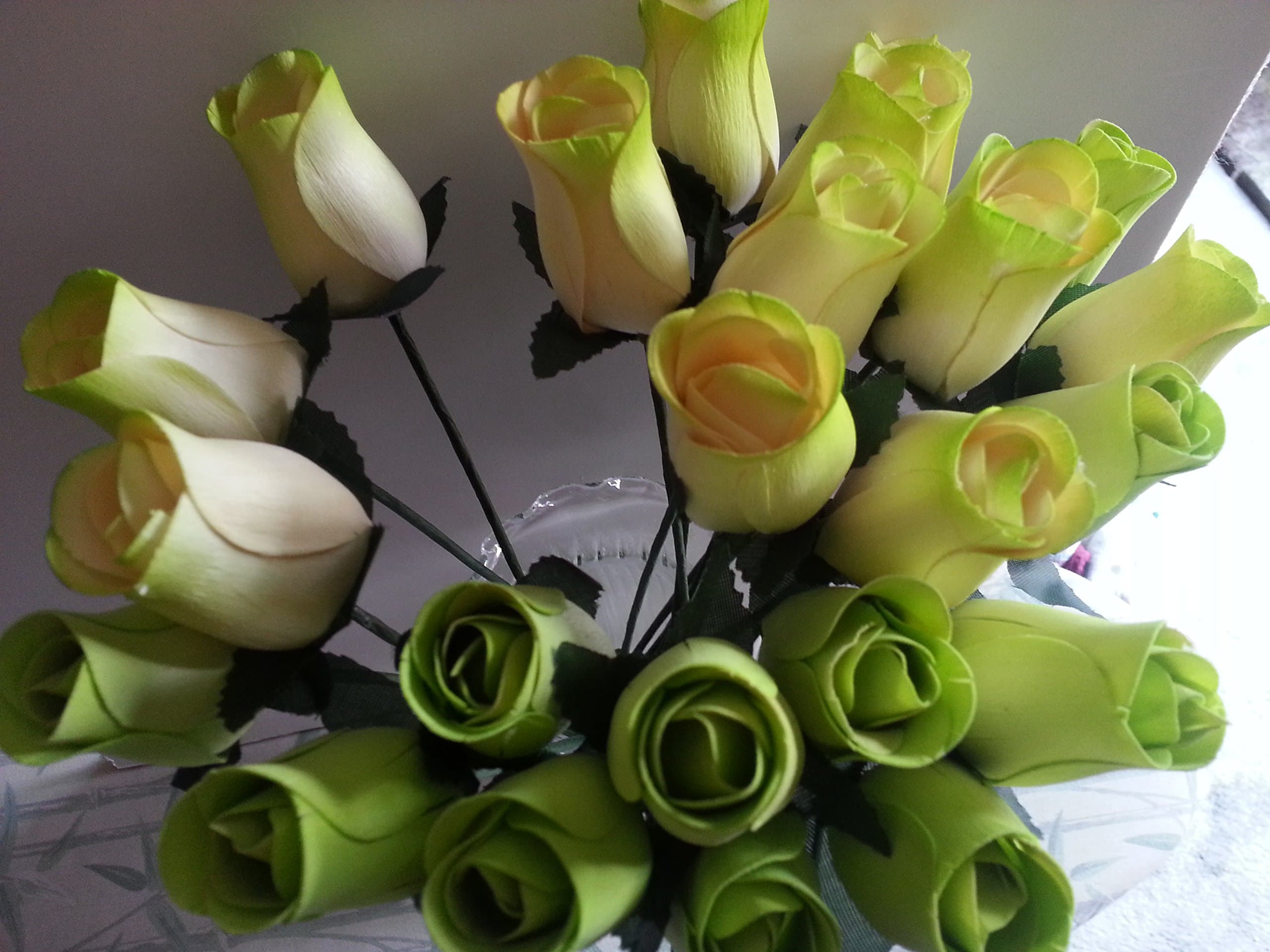 Wood Roses 2 Dozen Lime Green-White Lime Green Tip- Little Chicago Distributing