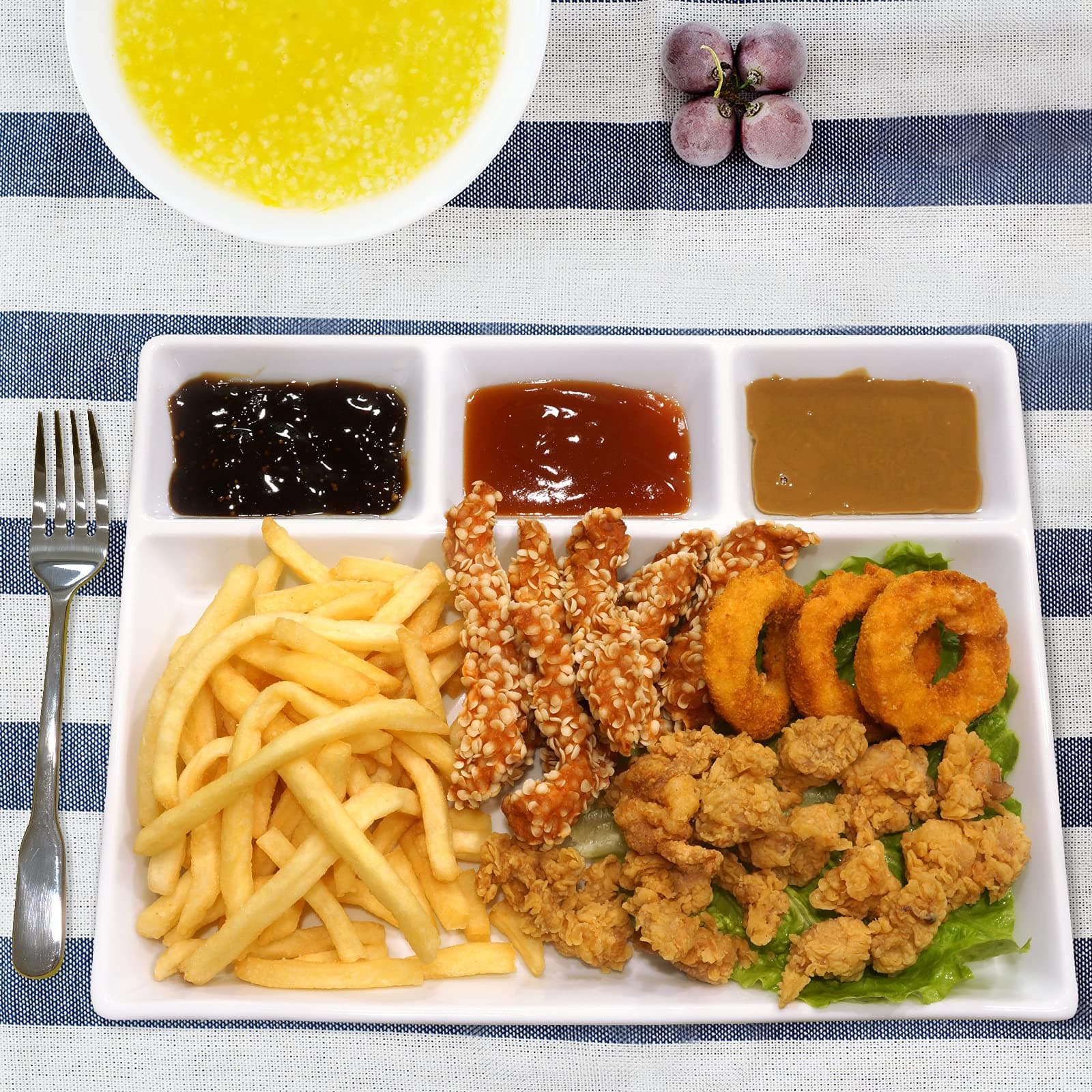 Cinf Handmade Ceramic Plate With 4 Compartments,Sauce Dishes Plates Serving Saucers Bowl, Elegant Quadrant Shaped Ceramic Divided Plate Dinner Plates Luncheon Plates Salad Plates Pigment tray,Snacks