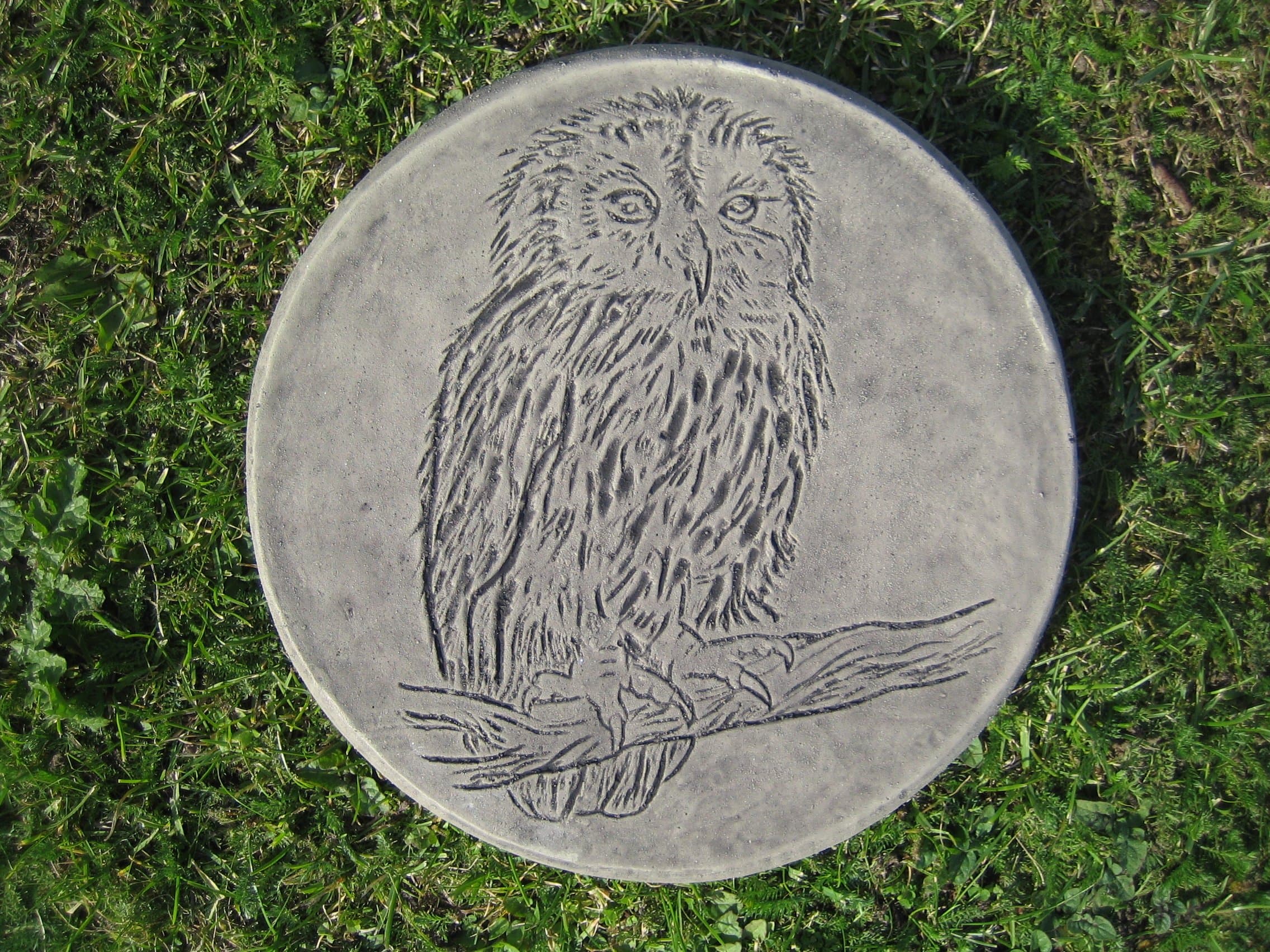 Owl Stepping stone garden ornament