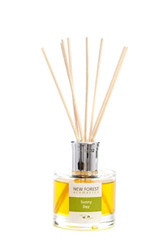 New Forest AromaticsSunny Day Reed Diffuser 100ml - Beautifully scented with bergamot, may chang, lemon & grapefruit.